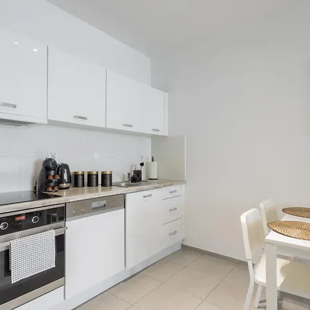 Urban Chic - Modern And Cozy - Location - Pereca Apartamento