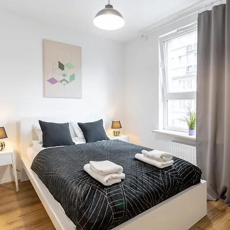 Urban Chic - Modern And Cozy - Location - Pereca