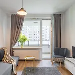 Urban Chic - Modern And Cozy - Location - Pereca * 华沙