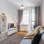 Urban Chic - Modern And Cozy - Location - Pereca * 华沙