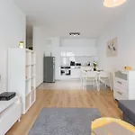 Urban Chic - Modern And Cozy - Location - Pereca 公寓
