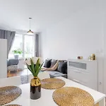 Urban Chic - Modern And Cozy - Location - Pereca 公寓