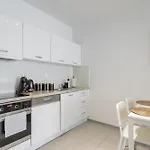 Urban Chic - Modern And Cozy - Location - Pereca 公寓