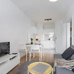 Urban Chic - Modern And Cozy - Location - Pereca *