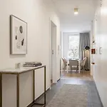 Urban Chic - Modern And Cozy - Location - Pereca Apartment *