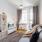 Urban Chic - Modern And Cozy - Location - Pereca Warsaw