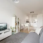 Urban Chic - Modern And Cozy - Location - Pereca Apartment Warsaw
