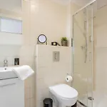 Urban Chic - Modern And Cozy - Location - Pereca Apartment