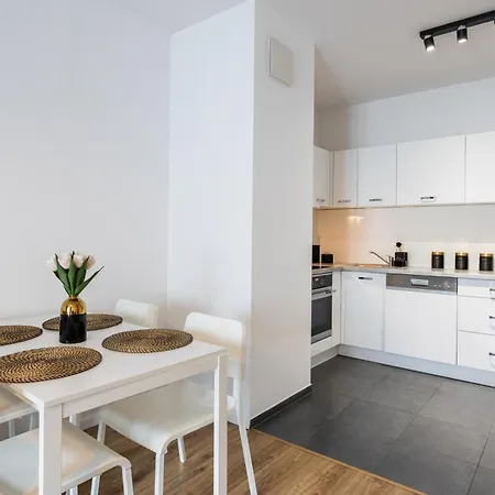 Urban Chic - Modern And Cozy - Location - Pereca *