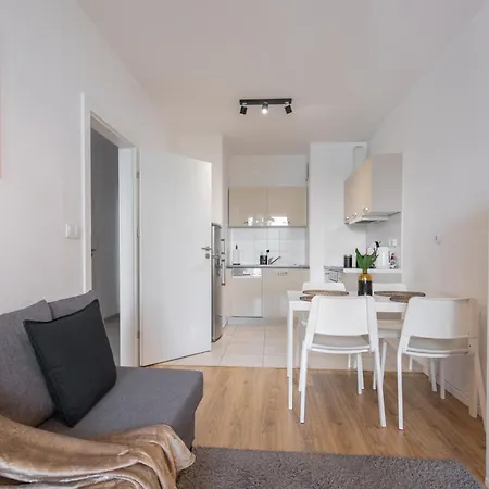 Urban Chic - Modern And Cozy - Location - Pereca Apartman *