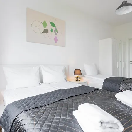 Urban Chic - Modern And Cozy - Location - Pereca