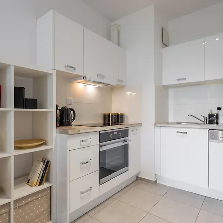 Urban Chic - Modern And Cozy - Location - Pereca Warschau