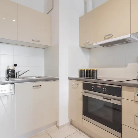 Urban Chic - Modern And Cozy - Location - Pereca * وارسو