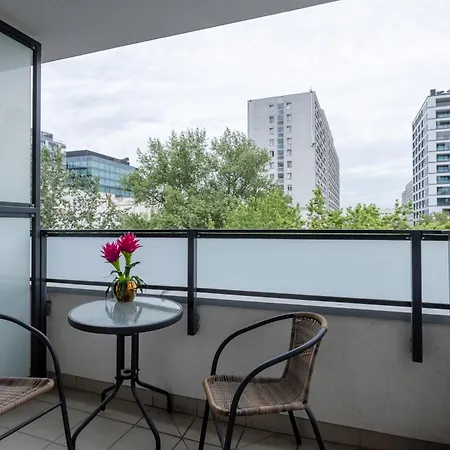 Urban Chic - Modern And Cozy - Location - Pereca *