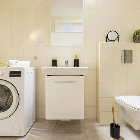 Urban Chic - Modern And Cozy - Location - Pereca * Warschau