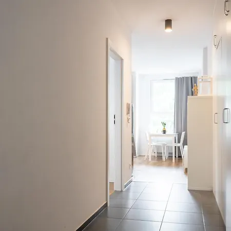 Urban Chic - Modern And Cozy - Location - Pereca