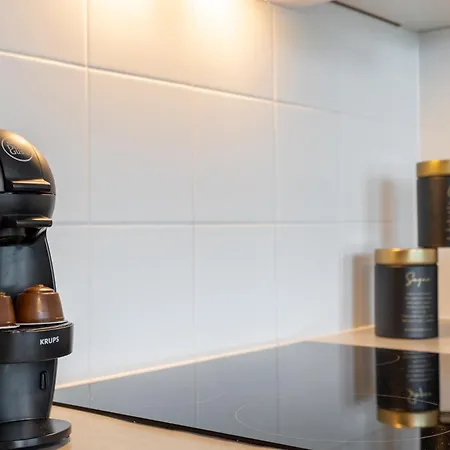 Urban Chic - Modern And Cozy - Location - Pereca Appartement