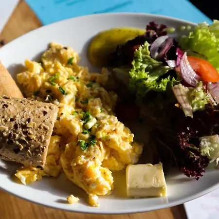 Urban Chic - Modern And Cozy - Location - Pereca Varsó