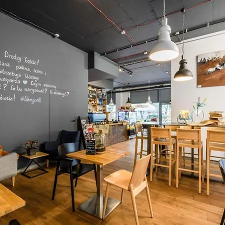 Urban Chic - Modern And Cozy - Location - Pereca