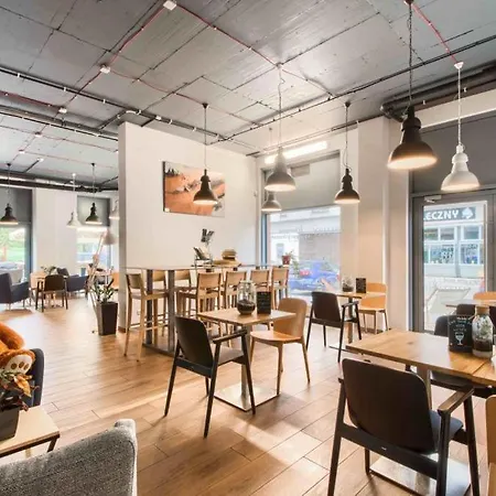 Urban Chic - Modern And Cozy - Location - Pereca Varsó