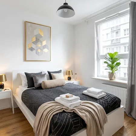 Urban Chic - Modern And Cozy - Location - Pereca *
