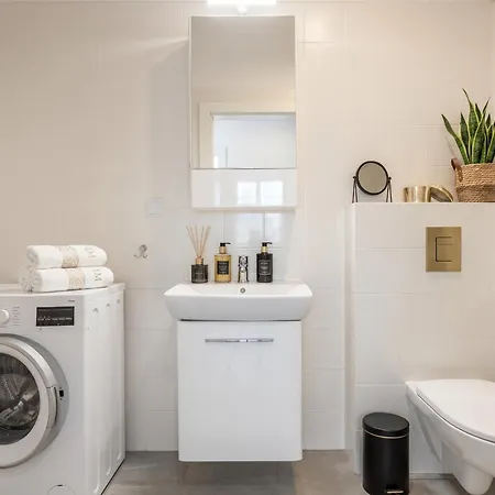Urban Chic - Modern And Cozy - Location - Pereca Апартаменты *