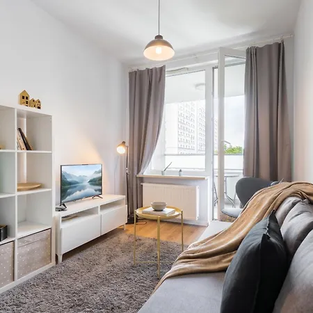 Urban Chic - Modern And Cozy - Location - Pereca Варшава