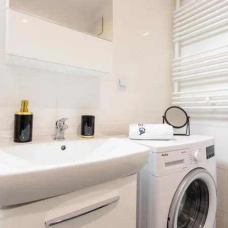 Urban Chic - Modern And Cozy - Location - Pereca Apartment Warsaw