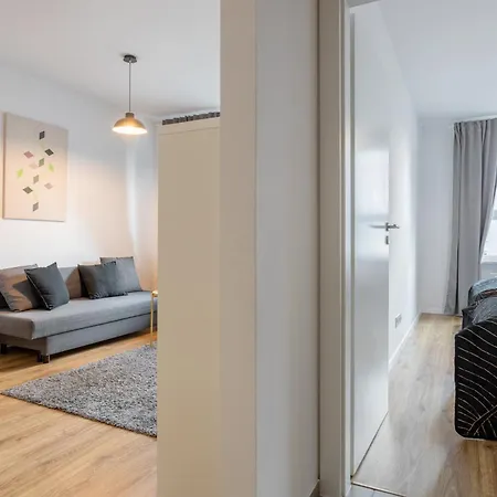 Urban Chic - Modern And Cozy - Location - Pereca