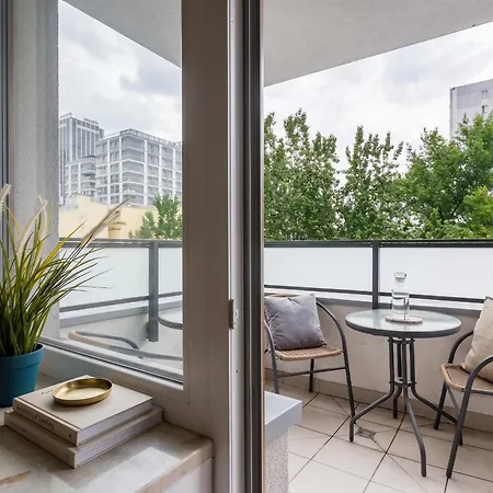 Urban Chic - Modern And Cozy - Location - Pereca * ורשה