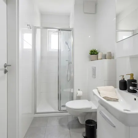 Urban Chic - Modern And Cozy - Location - Pereca דירה *