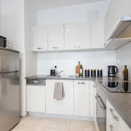 Urban Chic - Modern And Cozy - Location - Pereca דירה