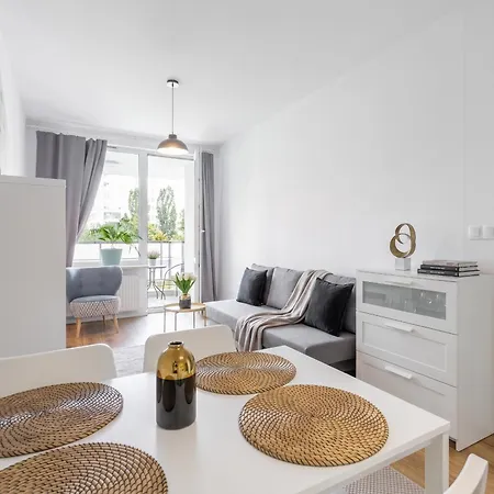 Urban Chic - Modern And Cozy - Location - Pereca