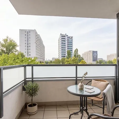 Urban Chic - Modern And Cozy - Location - Pereca *
